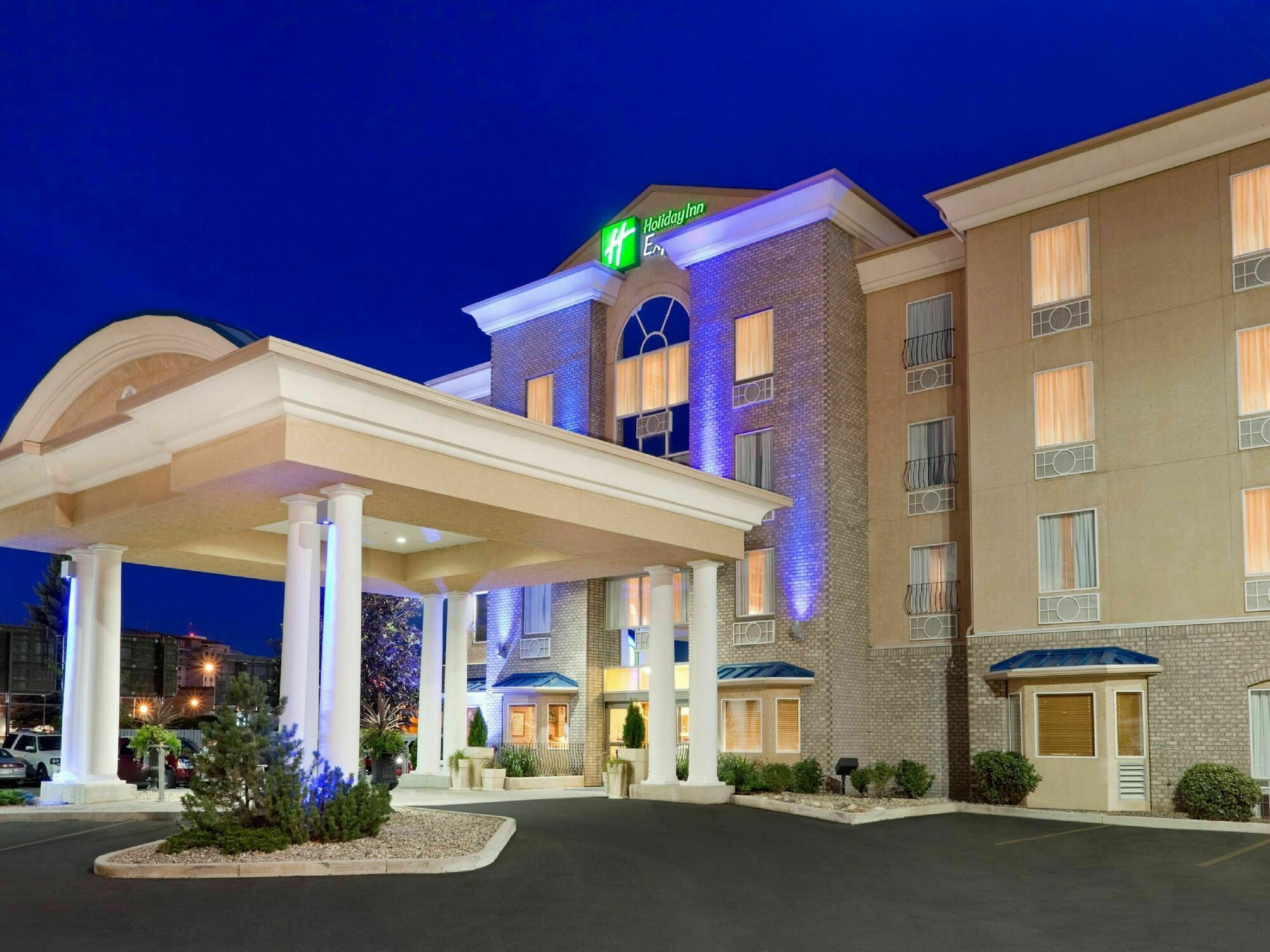 Holiday Inn Saskatoon Downtown By Ihg Exterior photo